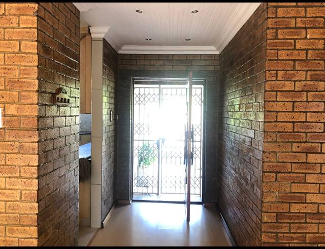 3 BEDROOM FREESTANDING RENTED IN SHERWOOD